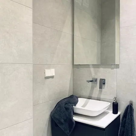 Apartment Quiet In Centre - Self Check-in, Walkable To Major Attractions Riga