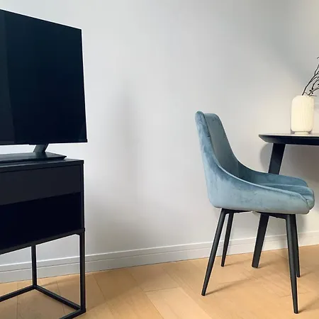 Apartment Quiet In Centre - Self Check-in, Walkable To Major Attractions *