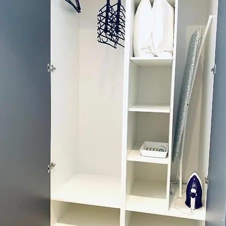 Apartment Quiet In Centre - Self Check-in, Walkable To Major Attractions *